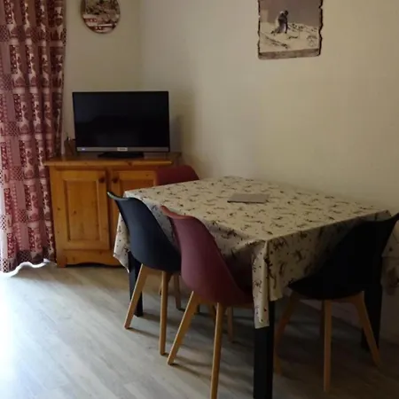 Résidence Soleil D'aure - 4 Personnes à Deux Pas Du Centre Mae-3564 Apartamento
